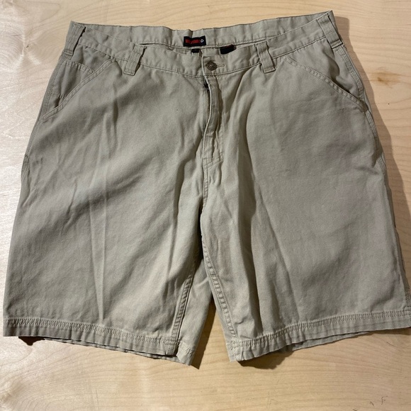 Wolverine Men's Khaki Shorts 42 (HS) - Picture 5 of 12